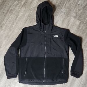 The North Face Men's Black Denali Jacket